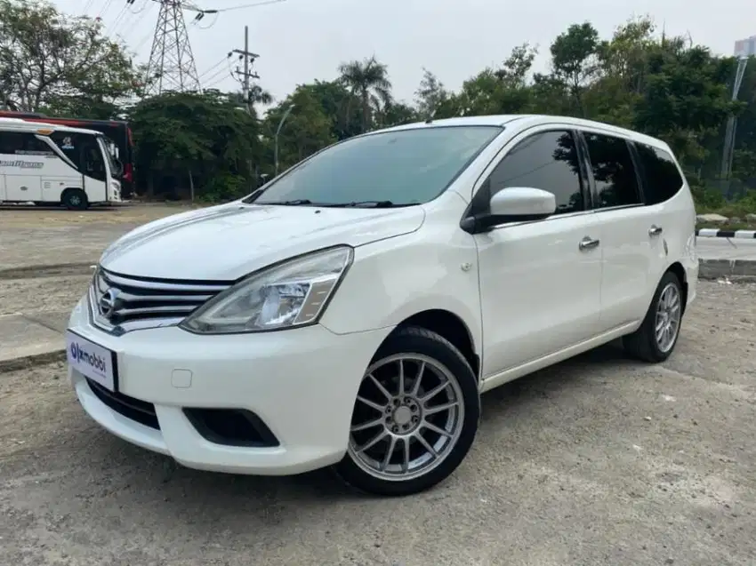 Pajak Panjang Nissan Grand livina 1.5 SV Facelift AT 2013 Putih WXD