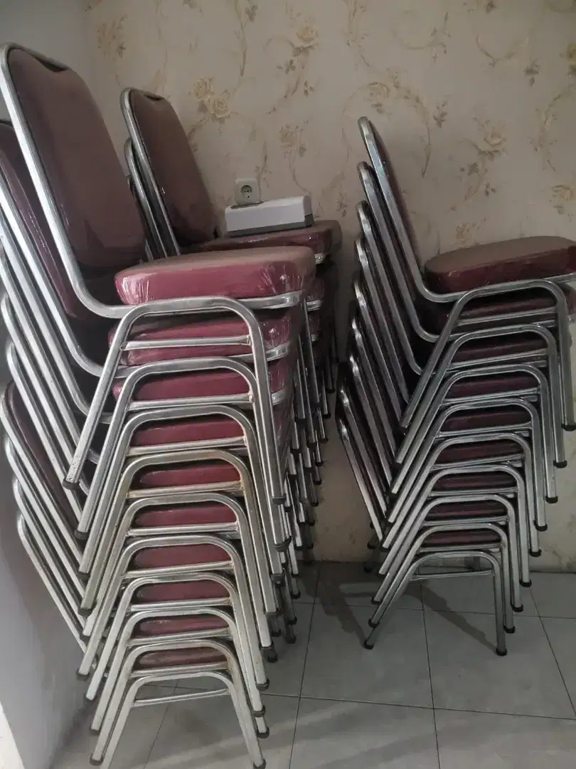 Kursi makan restoran