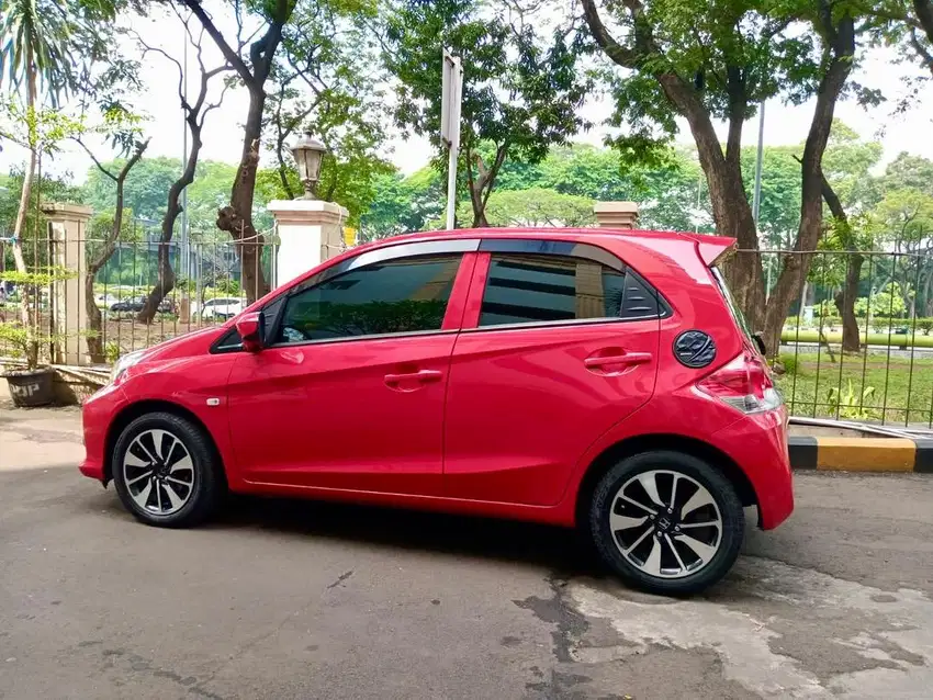 HONDA BRIO 1.2 E 2018 Merah AT Mulus Full Original Jarang Pakai