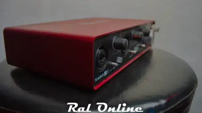 Soundcard Focusrite 2i4 (bisa backing track)