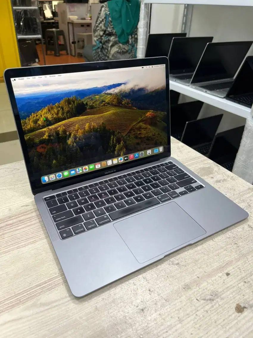 MACBOOK AIR M1 2020 13 INCHI 8/256 GB SECOND
