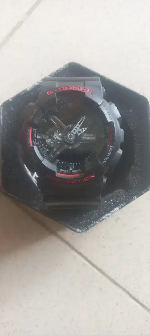 Jual Jam tangan G-shock tipe GA-110HR-1ADR