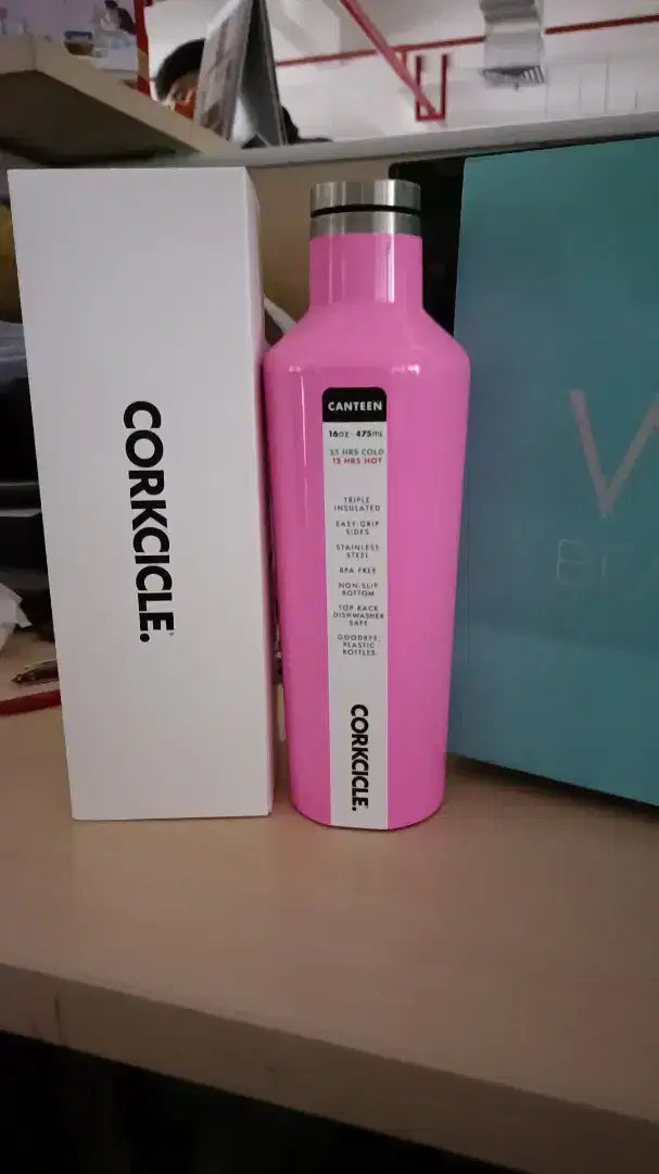 CORKCICLE Tumbler Viral CLASSIC CANTEEN 16oz NEW