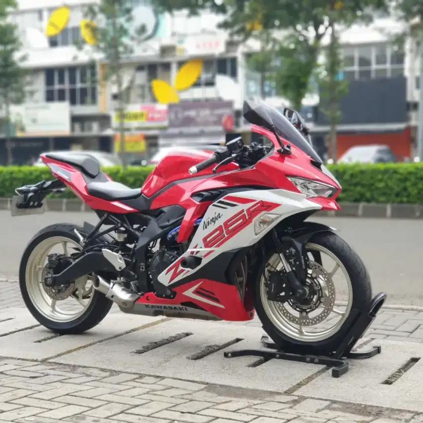 KAWASAKI ZX25R ABS QS TAHUN 2022