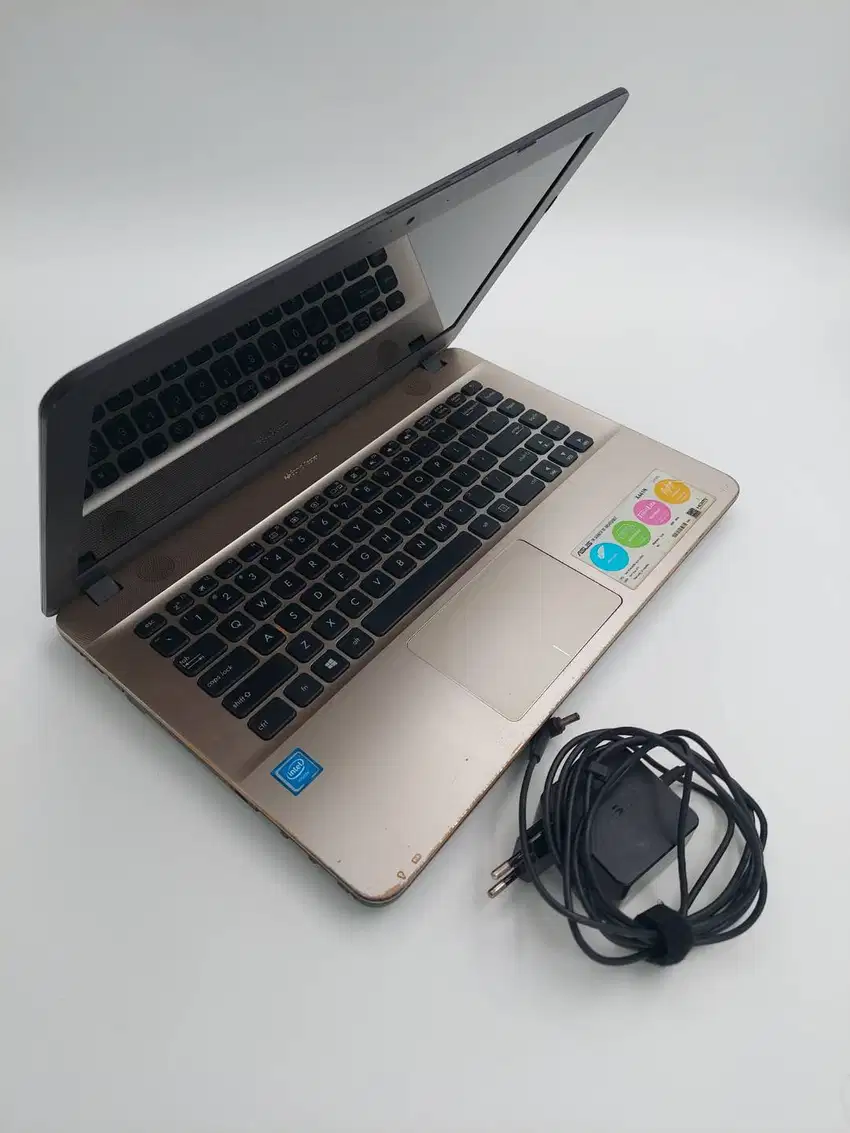 ASUS X441N Celeron 1.1 GHz, SSD 128 RAM 2Gb