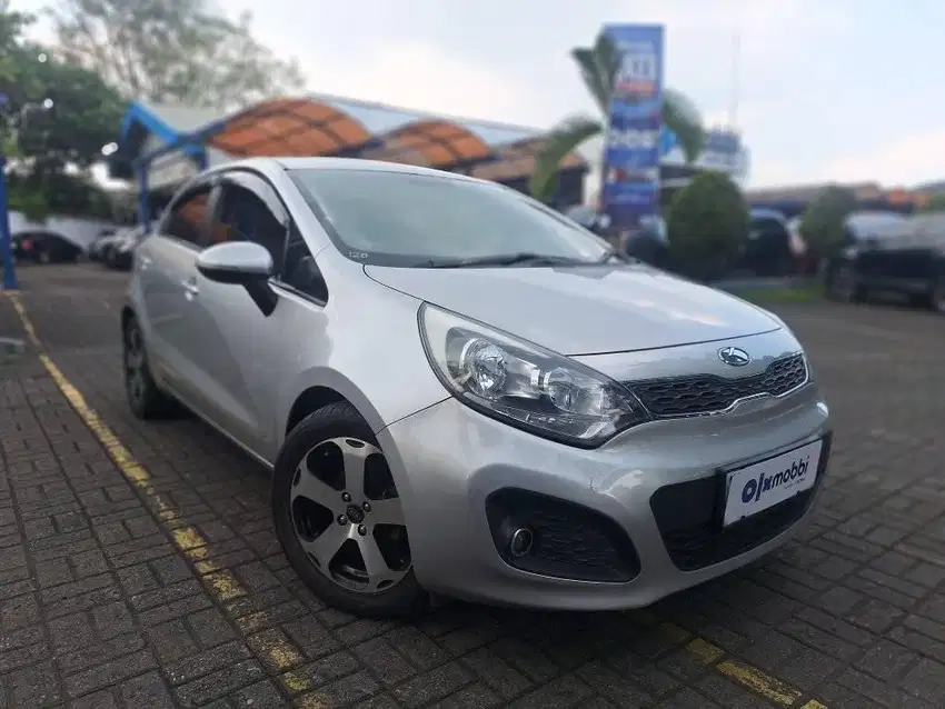 PAJAK PANJANG - KIA RIO 1.4 SE BENSIN AT 2014