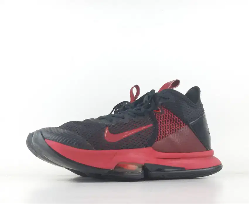 NIKE LEBRON WITNESS ORIGINAL