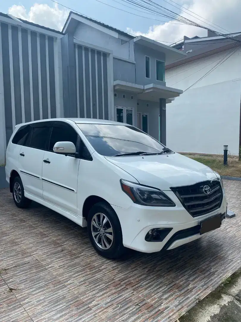 Innova 2.5 V (Diesel) Matic 2015