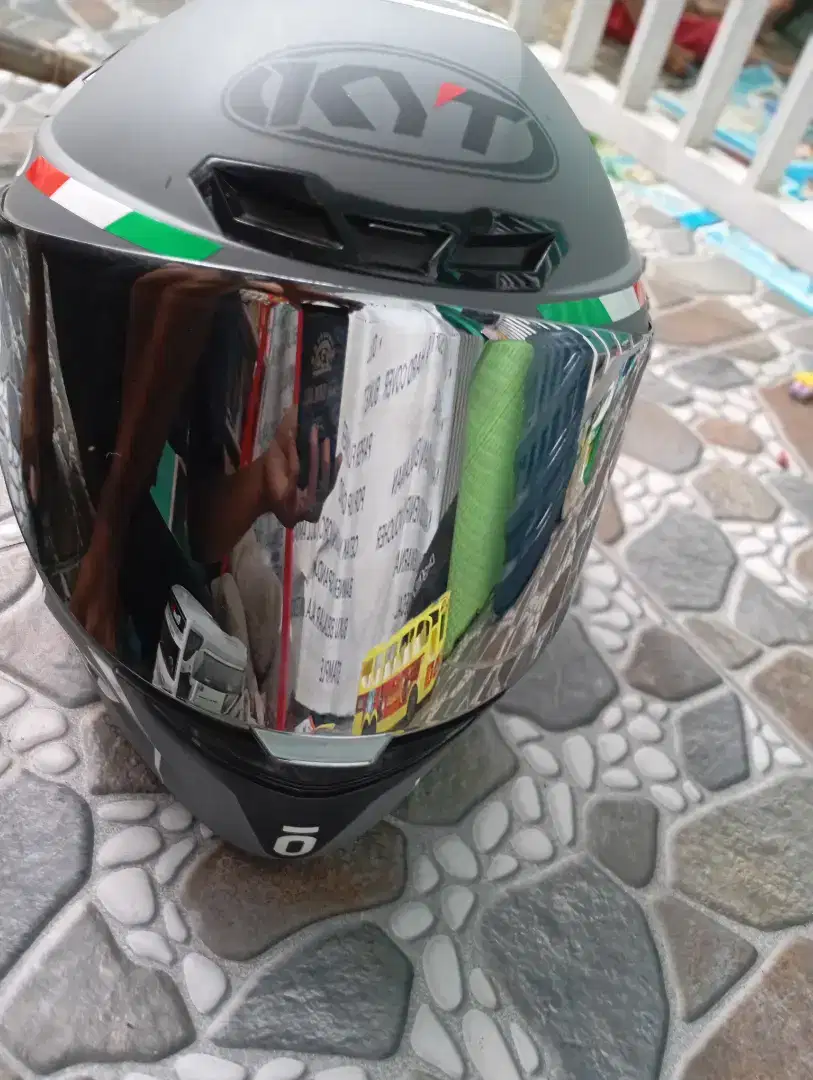 Helm KYT tt course/ ukuran L /KYT full face