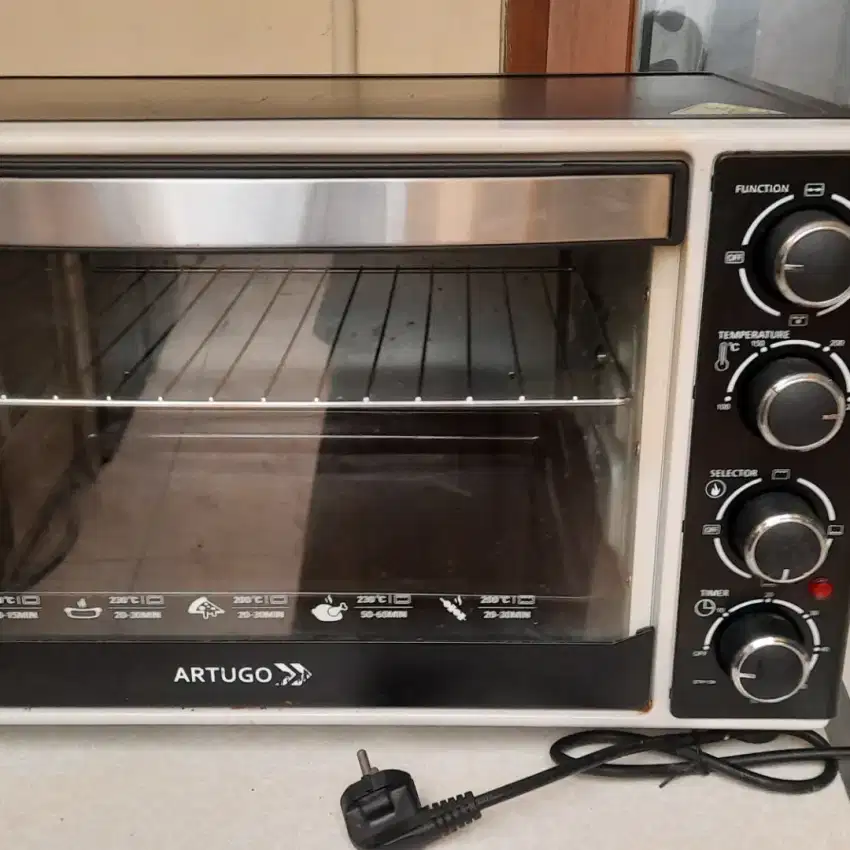 Dijual oven low watt Artugo tipe CO 3510 AB baru dipakai sebentar