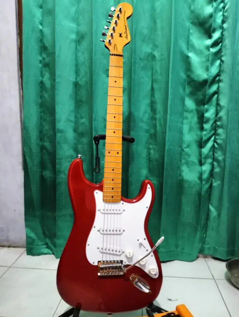 Gitar Listrik + Amplifier Merek Artisan Satu Set