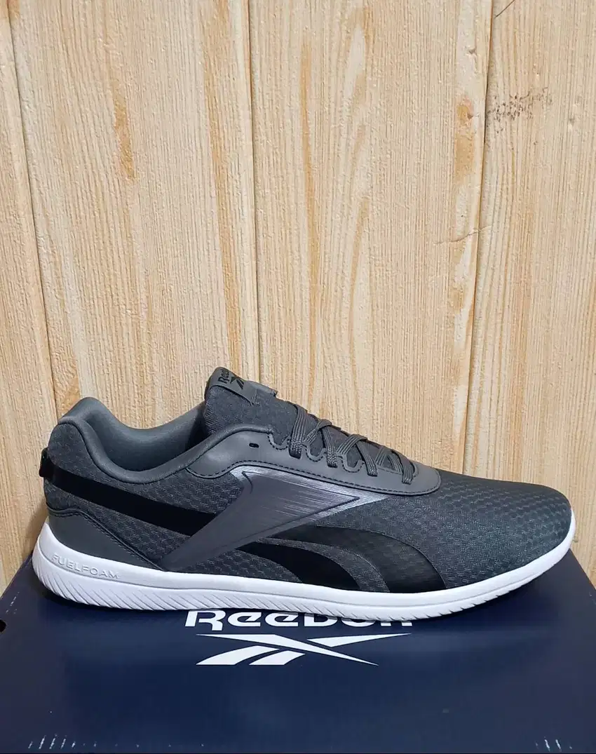 SALE SEPATU REEBOK STRIDIUM 2.0