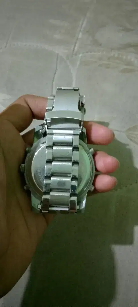 Jam tangan skmei