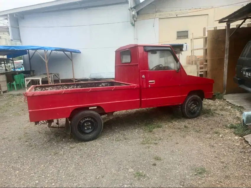 Dijual mobil kijang pickup tahun 1985. Mobilnya berada di Payakumbuh.