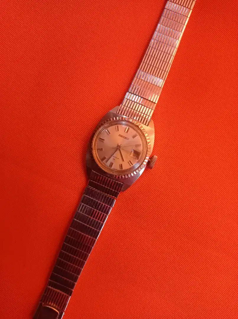 SEIKO
JAPAN
17 JEWELS
AUTOMATIC