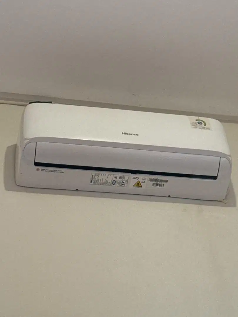 DIJUAL CEPAT : AC HISENSE 1PK LIKE NEW