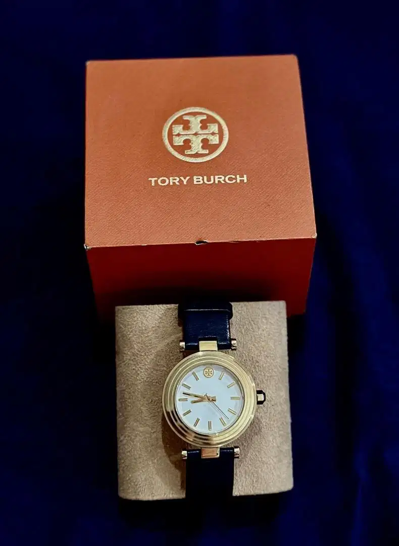 Jam tangan Tory Burch sekend warna Navy