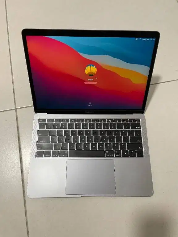 Macbook Air 13 in 2018 i5 16 / 500gb