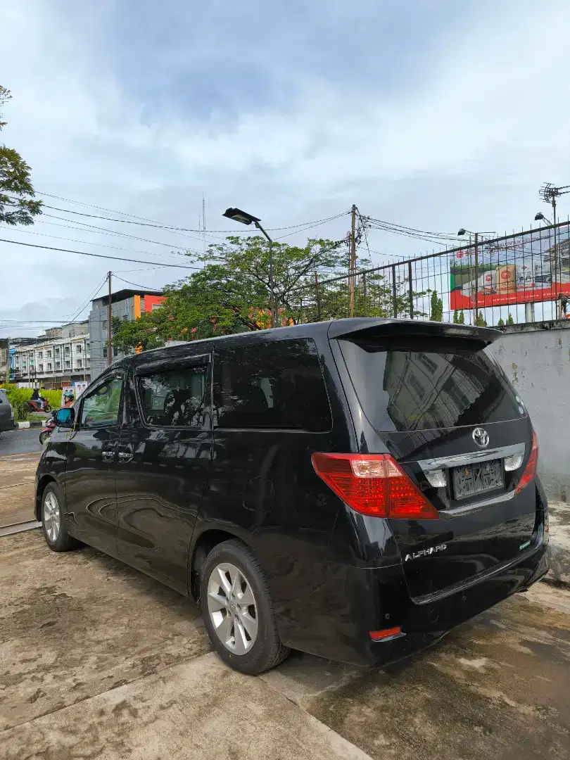 Alphard 2011 premium sound