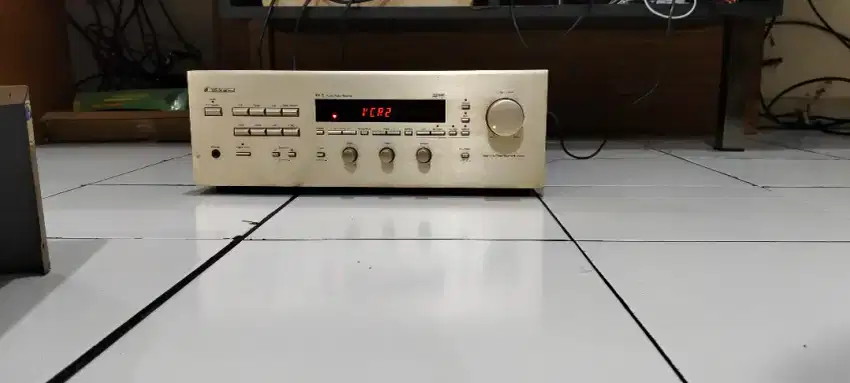 Amplifier Nakamichi AV-8