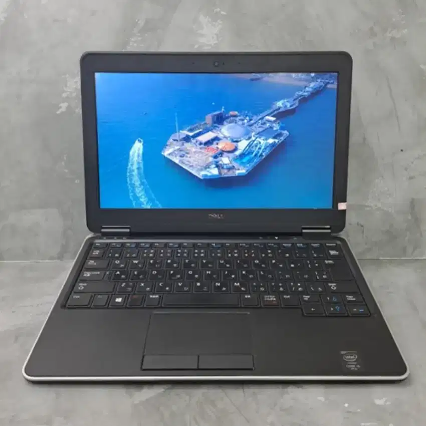 Laptop Dell Latitude E7240 CORE I5 GEN4 -SSD 128GB -8GB- Desaigner