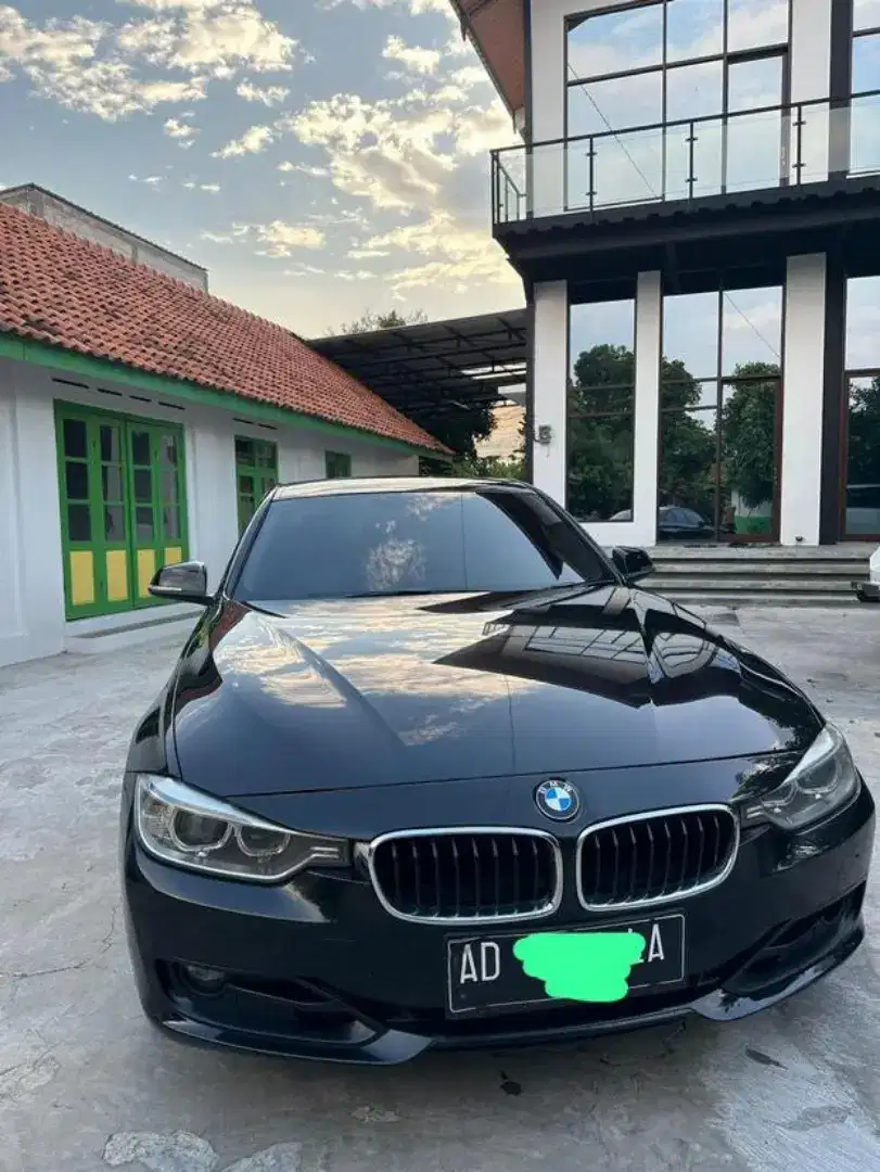 BMW 320i 2014 ISTIMEWA