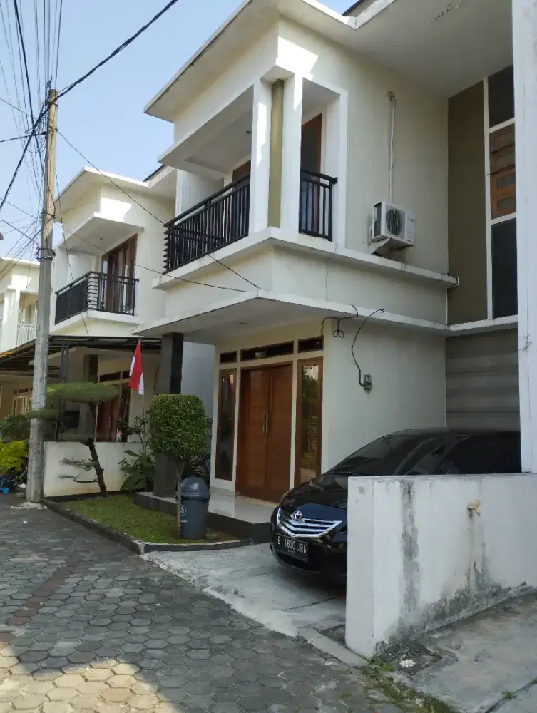DIJUAL/SEWA : Rumah 2 Lantai Siap Huni