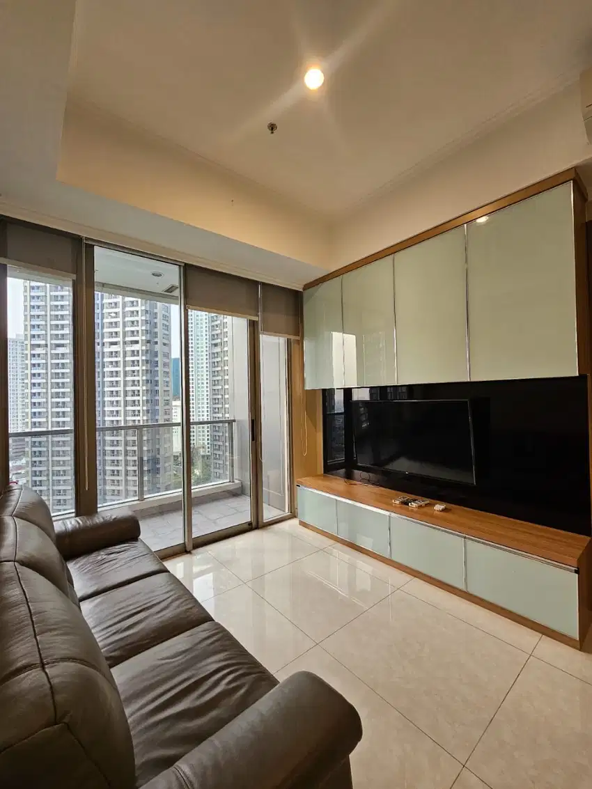 disewakan 2+1 bedroom condo full furnish taman anggrek residence