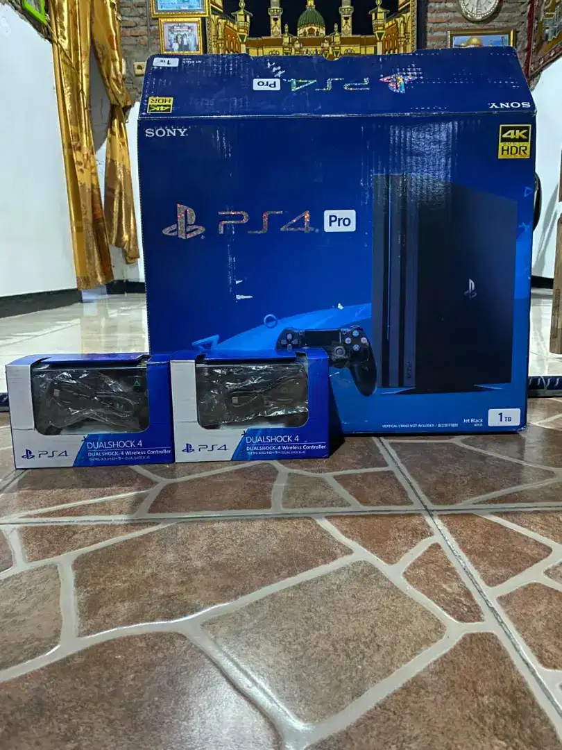 PS 4 original masih segel (nego bisa)