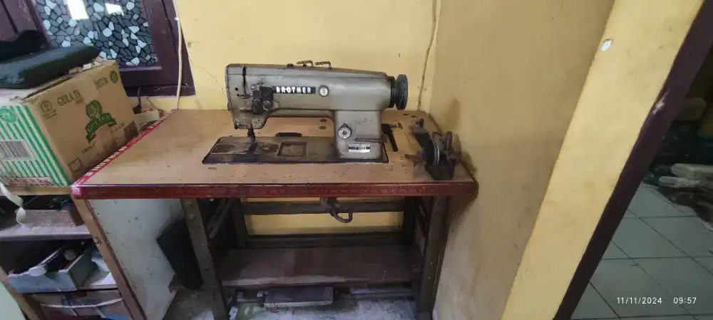 MESIN JAHIT BROTHER JARUM 2  & MESIN SIRSAK SINGER MENENGAH