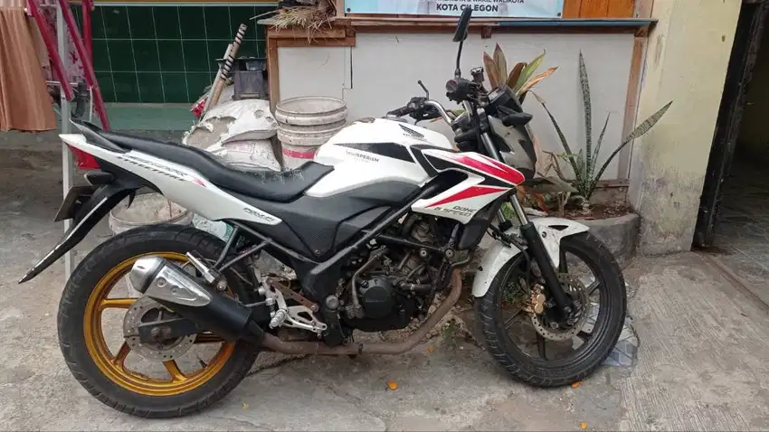 Honda CB 150 R SS Lengkap Pajak Telat 3x Plat Hidup