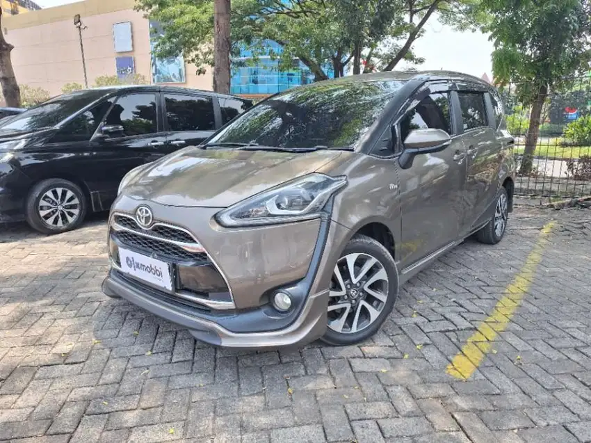 Toyota Sienta 1.5 Q Bensin-AT 2016 Coklat /