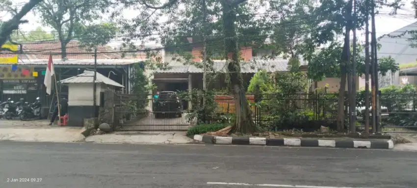 Rumah Siap huni Dekat Gedung Sate Sayap Riau Dago Djuanda Kota Bandung