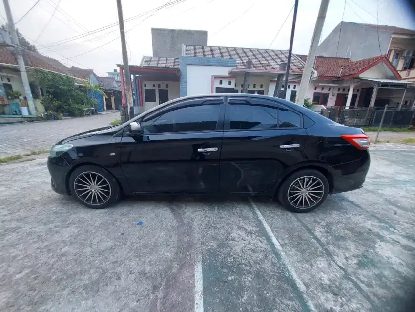 Dijual toyota vios limo 2013