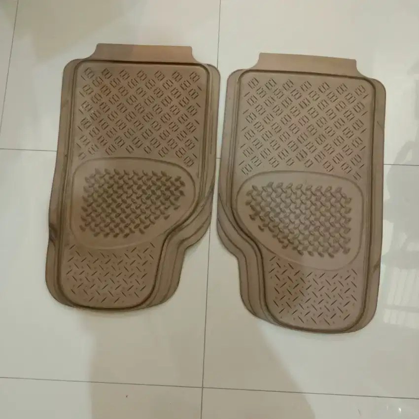 Karpet mobil premium fortuner ACE hardware preloved cream