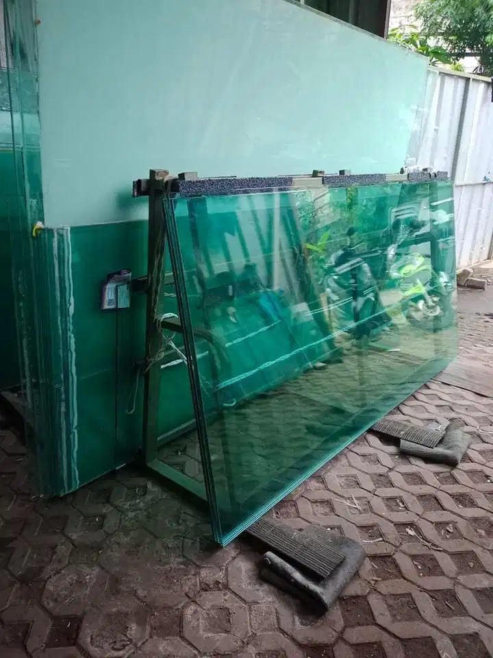 JUAL KACA TEMPERED BEKAS