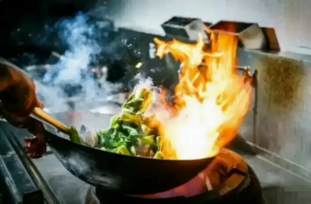 Nama saya  eko yomi asli jawa tengah.kalau ada cari tukang msak.chef