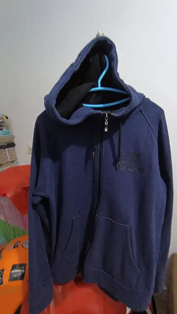 Hoodie brand keren warna biru dongker