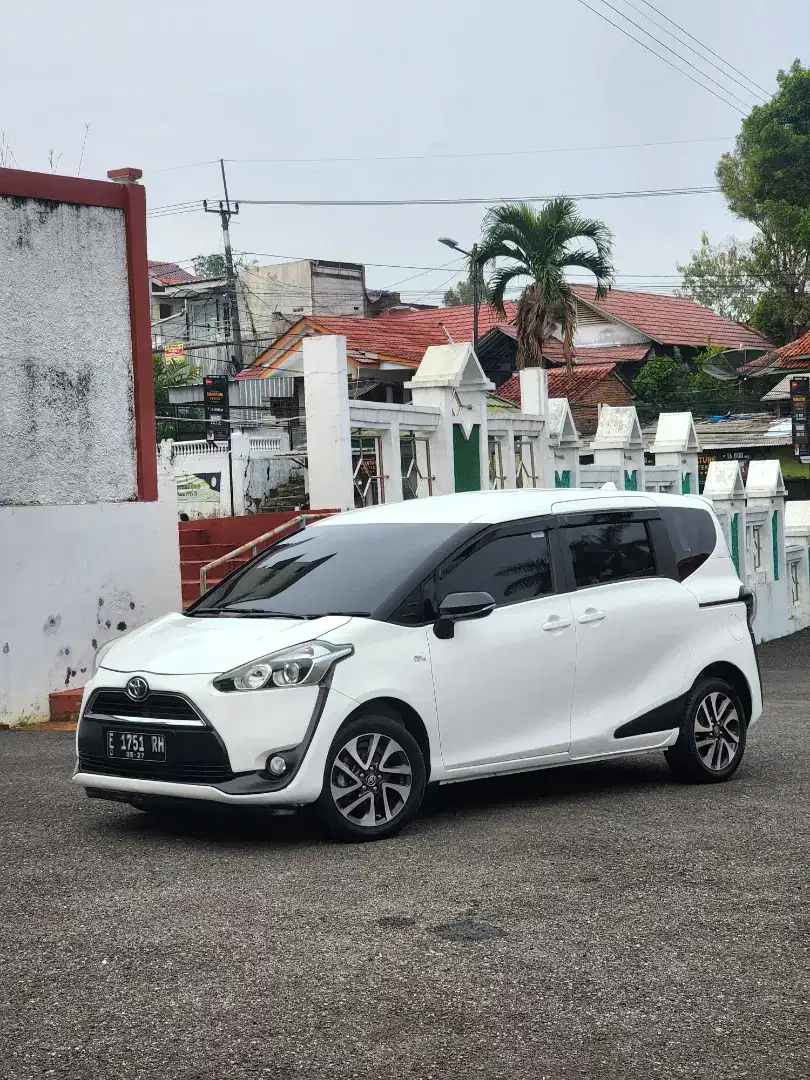 Toyota Sienta V 2017 Manual