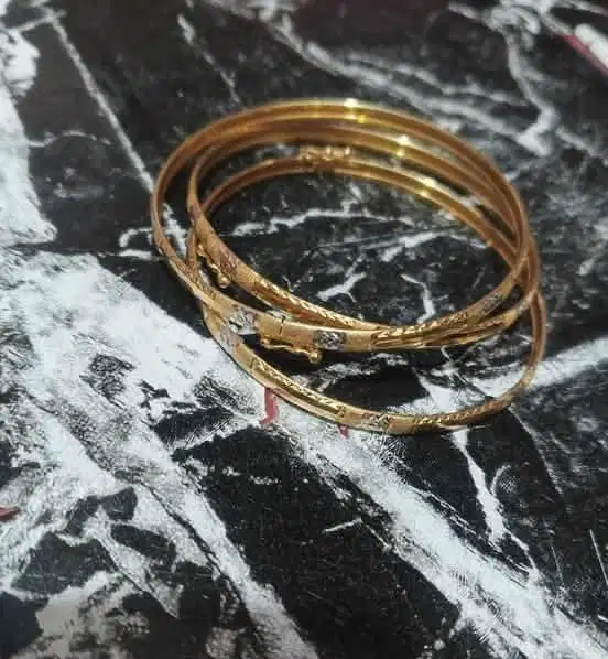 Menerima emas tampa surat