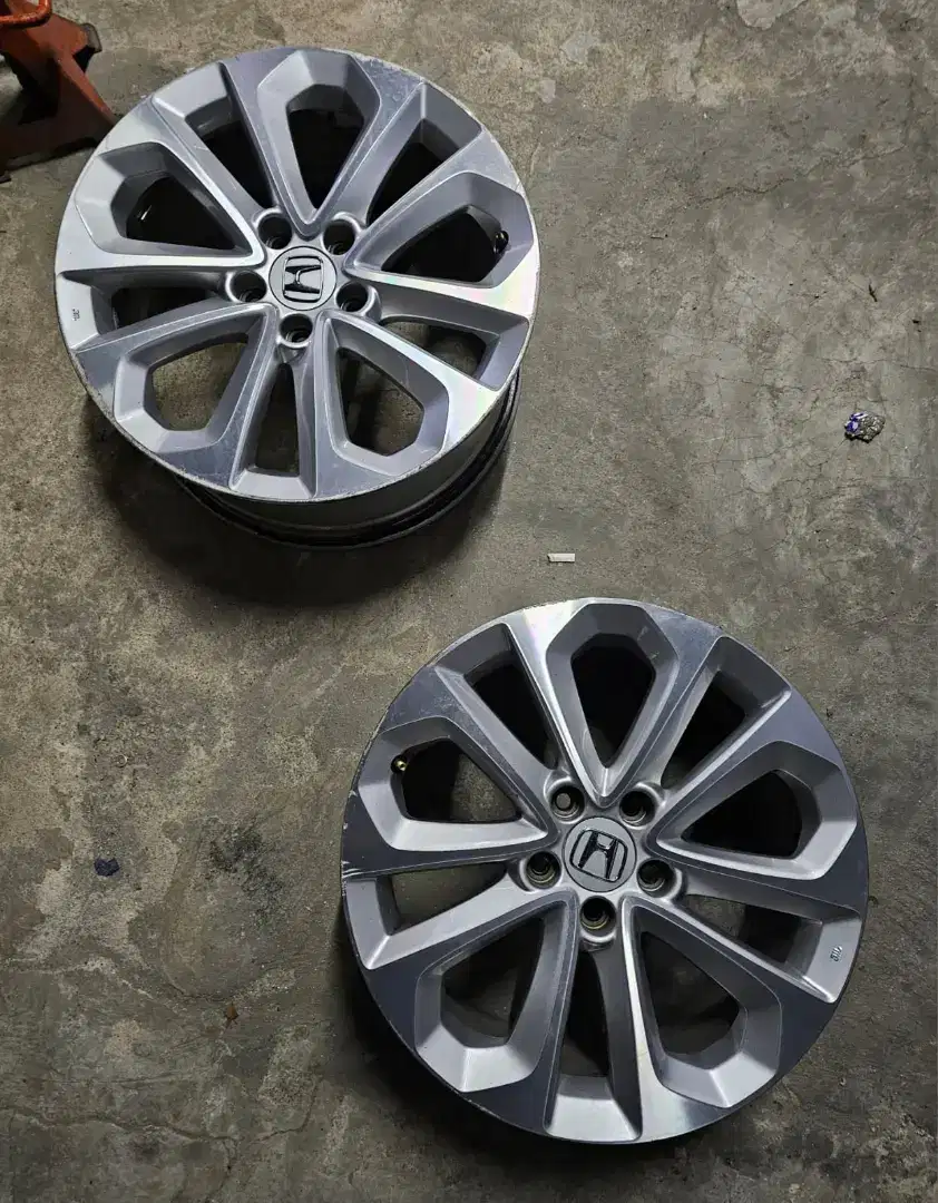 Velg OEM Accord R18 PCD5x114.3 Silver Polish. Velg Only 4pcs