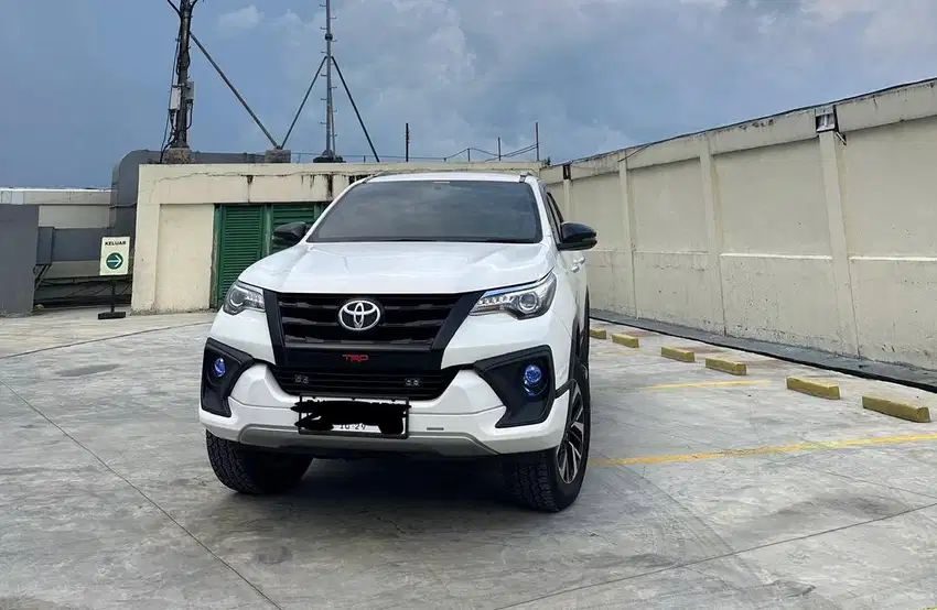 Fortuner TRD 2019 A/T Putih NEGO