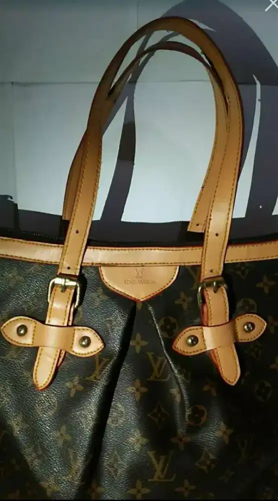Sling Bag Louis Vuitton
ARTICLES DE VOYAGE