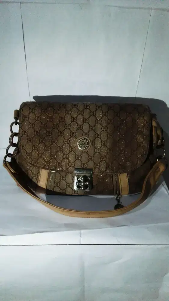 Sling Bag
FOILIYA
fb