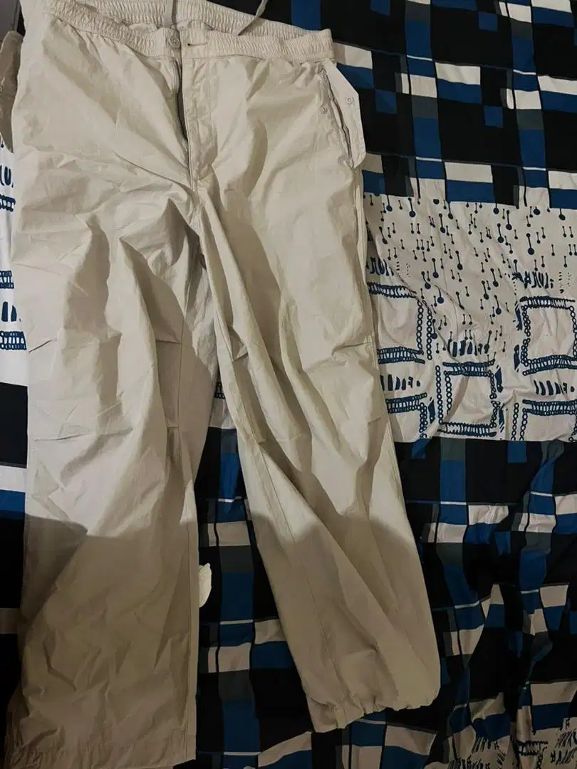 celana parasut uniqlo