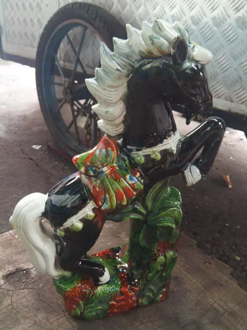 Patung kuda vintage