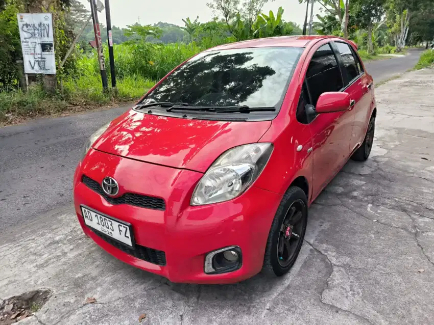 DP 2jt.Toyota Yaris 2013 MT