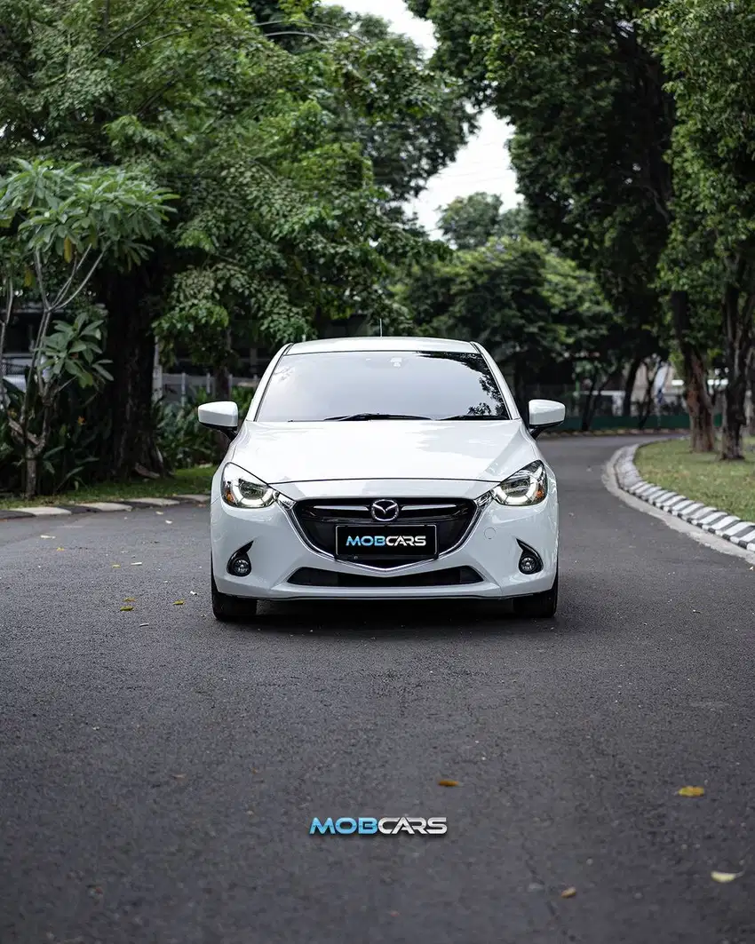 CASH TERMURAH FREE ETOLL MAZDA 2 GT 1.5 L SKYACTIV 2015 MATIC PUTIH