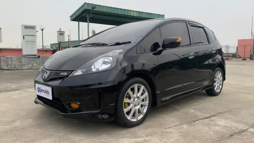 Pajak Panjang TDP 10Jt Honda Jazz 1.5 RS Bensin-MT 2013 Hitam /