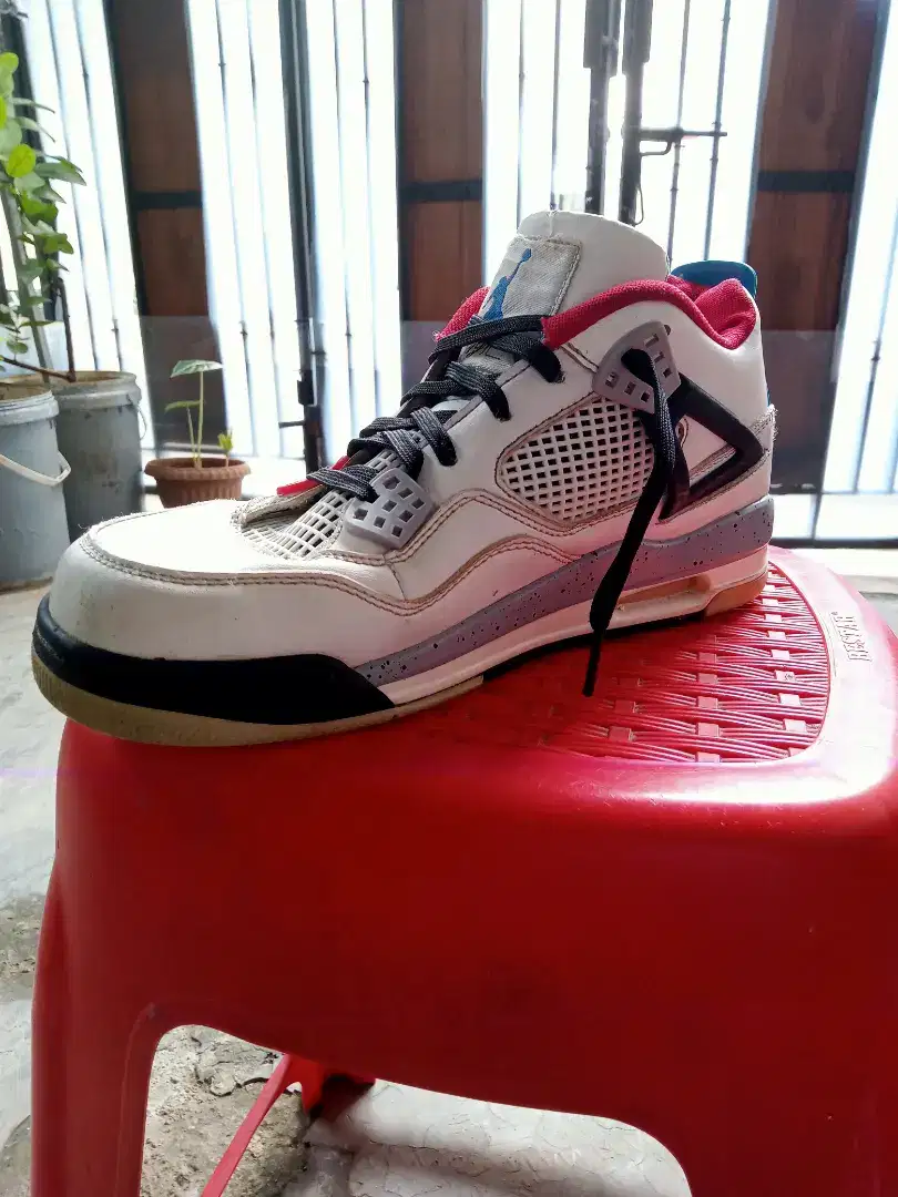 Sale second sepatu Jordan air retro 4 asli lok bogor